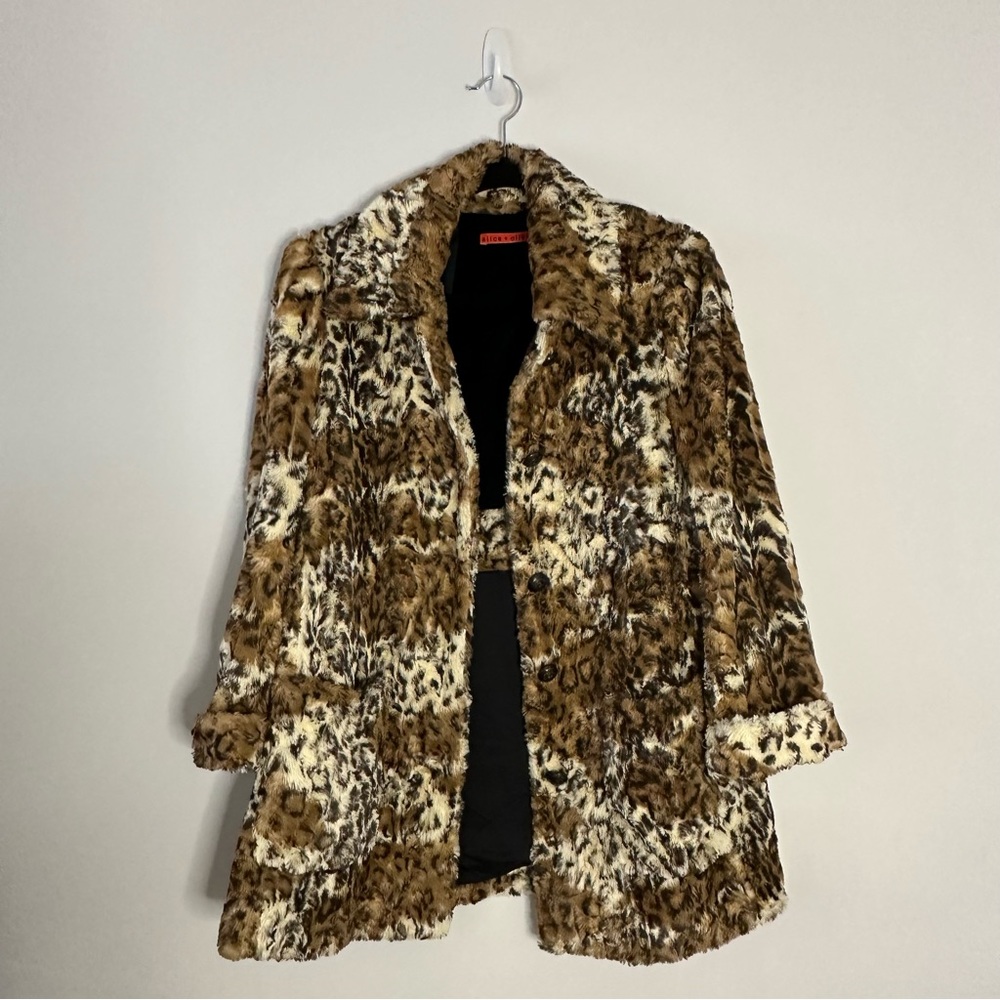 Alice + Olivia leopard print faux fur jacket S